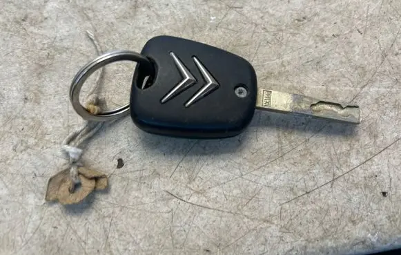 Citroen C4 I Picasso Ignition key/card 