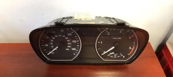 BMW 1 E81 E87 Speedometer (instrument cluster) 1024982