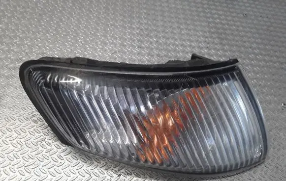 Mazda 626 Front indicator light 21061822