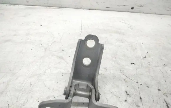Honda FR-V Front door upper hinge