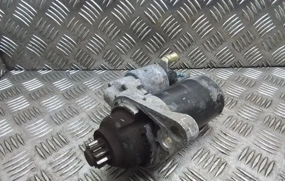 Volkswagen PASSAT CC Starter motor 02Z911023E 0001121408