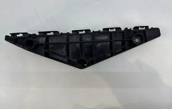Toyota Avensis T270 Front bumper mounting bracket 5253505040
