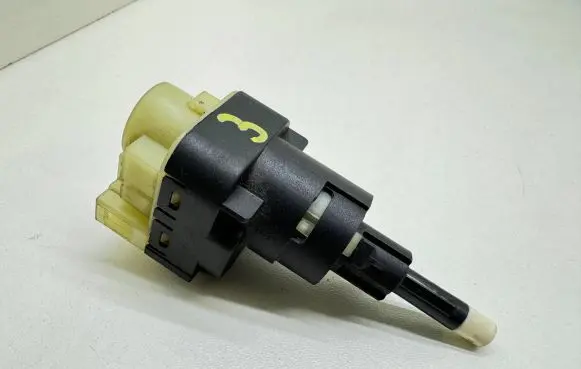 Audi A4 S4 B6 8E 8H Brake pedal sensor switch 1k2945511
