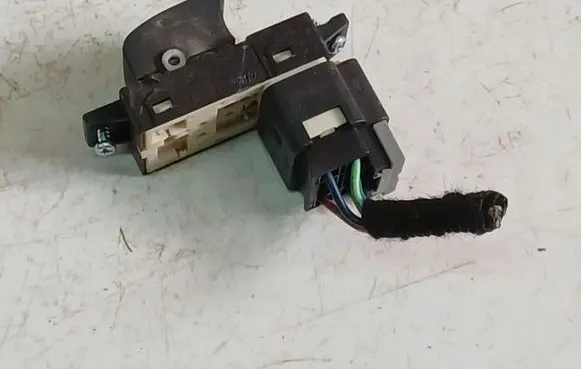 Chevrolet Captiva Electric window control switch 202005438
