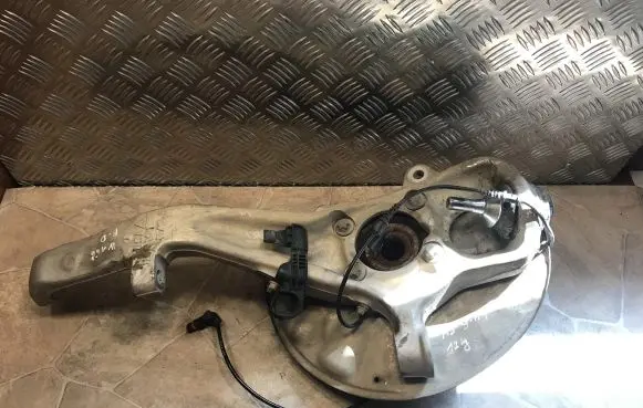 Mercedes-Benz ML W166 Front wheel hub 16610