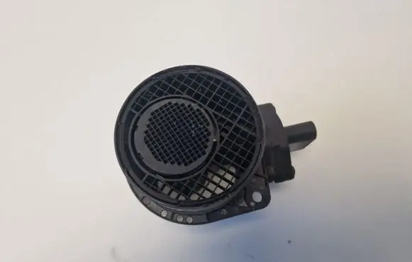 Volkswagen Touran I Mass air flow meter 074906461B