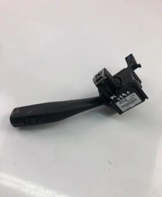 Volkswagen Golf V Indicator stalk 1K0953519