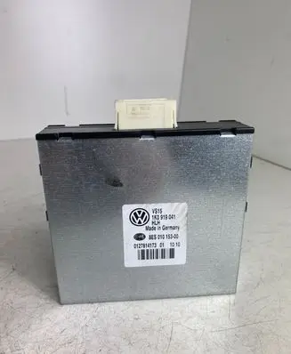 Volkswagen Golf VI Power management control unit 1K0919041 8ES01015300 0127814173