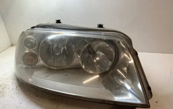 Volkswagen Sharan Headlight/headlamp 0301182202