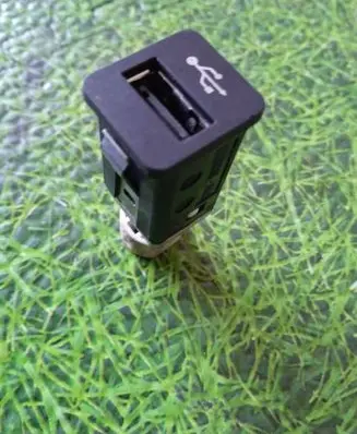 BMW 7 F01 F02 F03 F04 USB socket connector 9167196