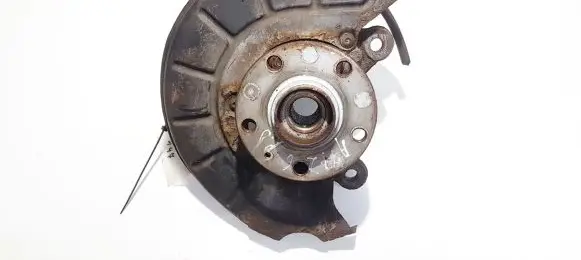 Front wheel hub