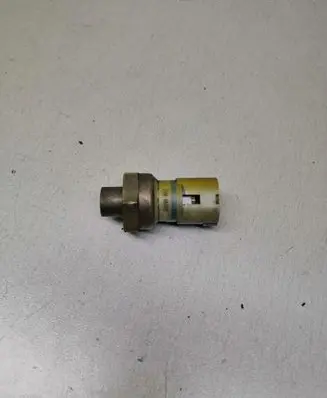 Renault Scenic I Oil pressure sensor 7700413763