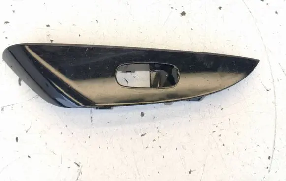 Nissan Leaf I (ZE0) Rear door window switch trim 829613NL0A