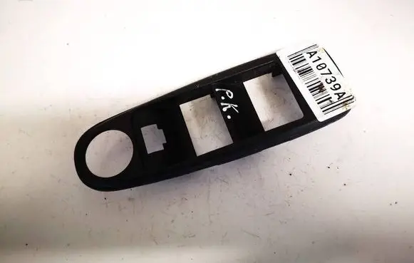 Citroen C4 I Picasso Front door window switch trim 09278