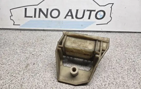 BMW 5 E39 Radiator mount bracket 17112247894