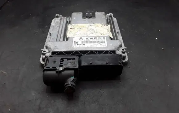 Volkswagen Golf V Engine control unit/module 03L906022KG 0281015331 EDC17CP14
