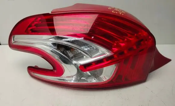 Peugeot 208 I Rear/tail lights 8672628280