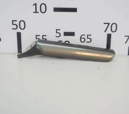 Dashboard glove box trim