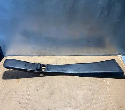 Mercedes-Benz E W124 (B) pillar trim (top) 1246923689 2016920622