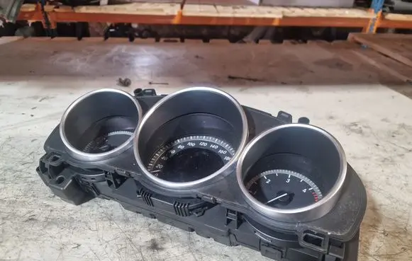 Mercedes-Benz E W212 Speedometer (instrument cluster) A2129006729