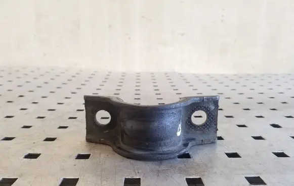 Chevrolet Captiva Sway bar bush bracket, rear 