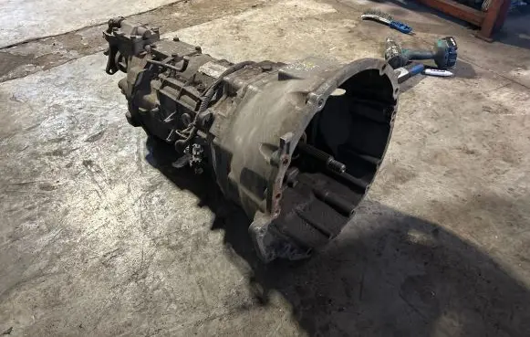Dodge Challenger Manual 6 speed gearbox 05038209AF M197911586