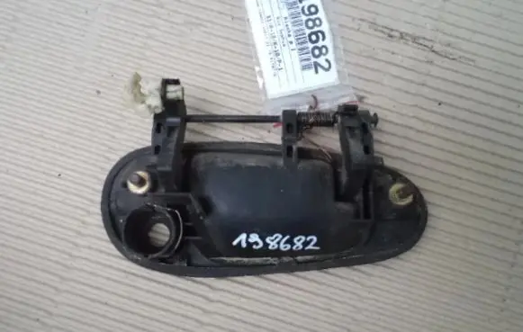 KIA Sephia Front door exterior handle
