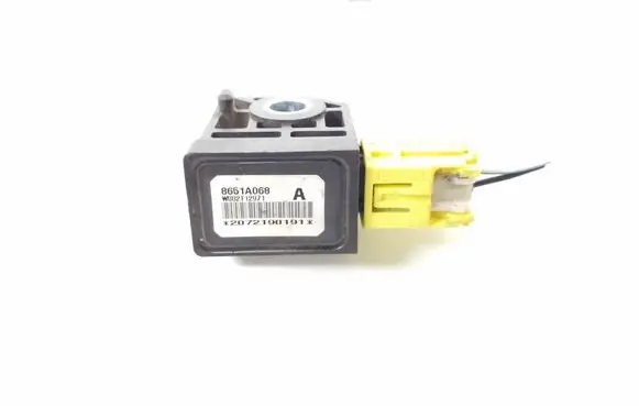 Mitsubishi Pajero Airbag deployment crash/impact sensor 8651A068