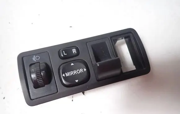 Toyota Corolla E120 E130 Wing mirror switch 183574