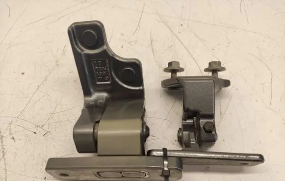 Mercedes-Benz C W205 Rear door upper hinge A2057300337 A2057300137 1801F00L