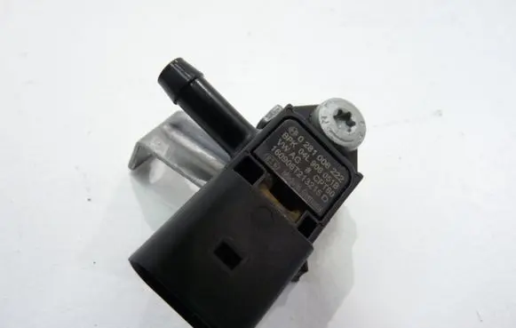 Volkswagen Arteon Exhaust gas pressure sensor 04L906051B