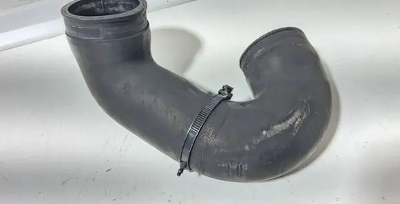 Intercooler hose/pipe