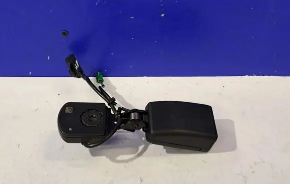 Volvo S90, V90 Front seatbelt buckle 31484053