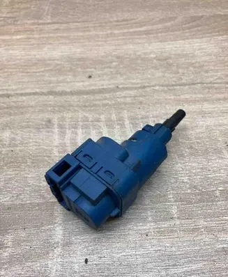 Audi A4 S4 B7 8E 8H Brake pedal sensor switch 6Q0927189