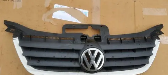 Volkswagen Cross Touran I Front grill 1T0853651