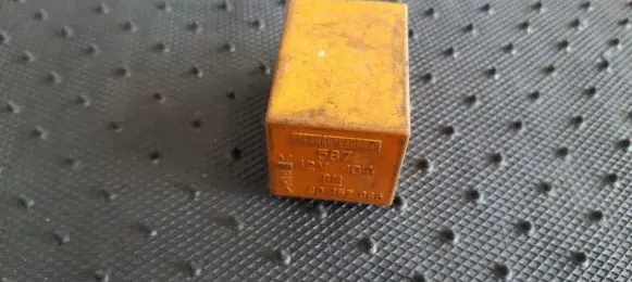 Opel Tigra A Other relay 90457986 GM90457986