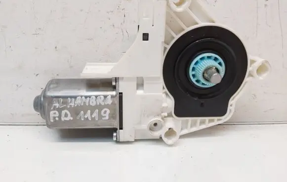 Seat Alhambra (Mk2) Front door window regulator motor 8K0959801
