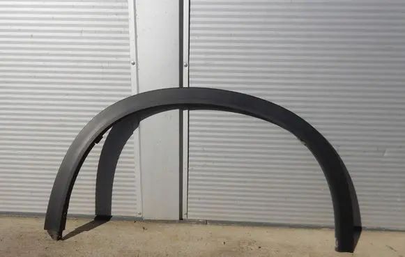 Suzuki Vitara (LY) Fender trim (molding)