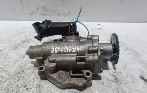 Volkswagen Golf VII Oil pump 04E115103F