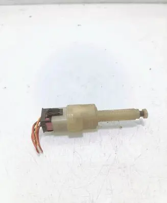 Volkswagen PASSAT B5 Brake pedal sensor switch 4A0945515A