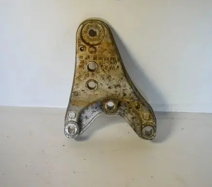 Volkswagen Polo Engine mounting bracket 6Q0199185AB