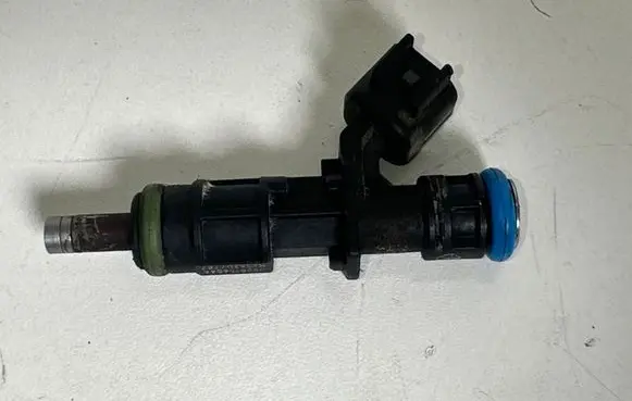 Dodge Durango III Fuel injector 05281568AA