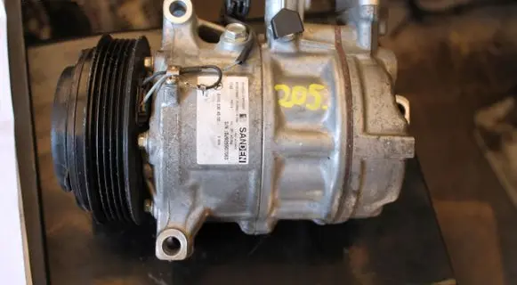 Seat Toledo I (1L) Air conditioning (A/C) compressor (pump) 820803