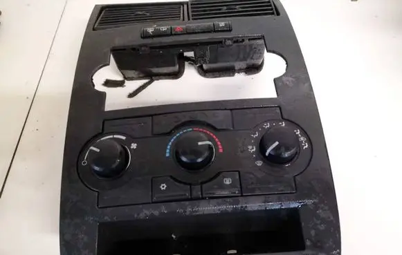 Dodge Magnum Climate control unit p04596494ad 21000740