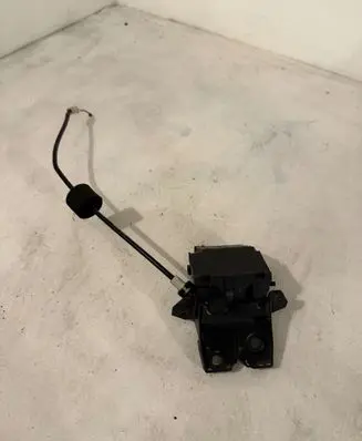 Mercedes-Benz E W211 Loading door lock A1717500085 A1717500185