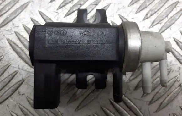 Volkswagen Golf IV Valve vacuum 1J0906622B