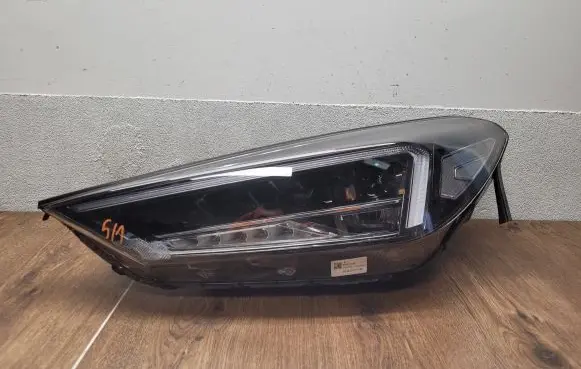 Hyundai Tucson TL Headlight/headlamp 92101D7700 D70L D70LH03