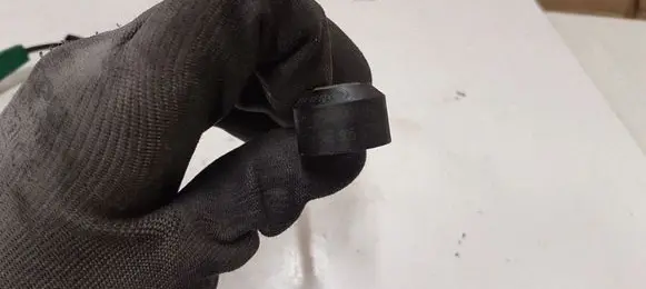 Volkswagen PASSAT B6 Detonation knock sensor 06E905377A