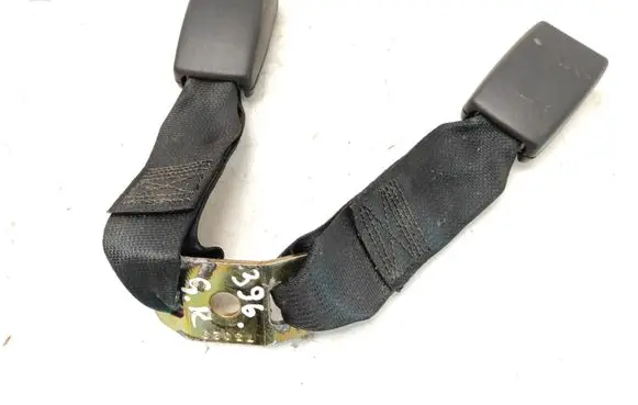 Toyota Corolla E120 E130 Rear seatbelt buckle 065841