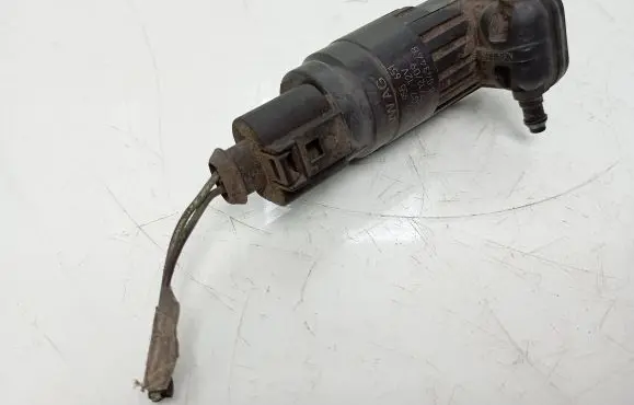 Skoda Octavia Mk2 (1Z) Windscreen/windshield washer pump 1K6955651 408043448